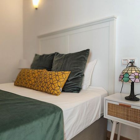 Apartamento Hostly Sierpes 3 Renewed Families-Fibre-Parking Optional Sevilla Exterior foto