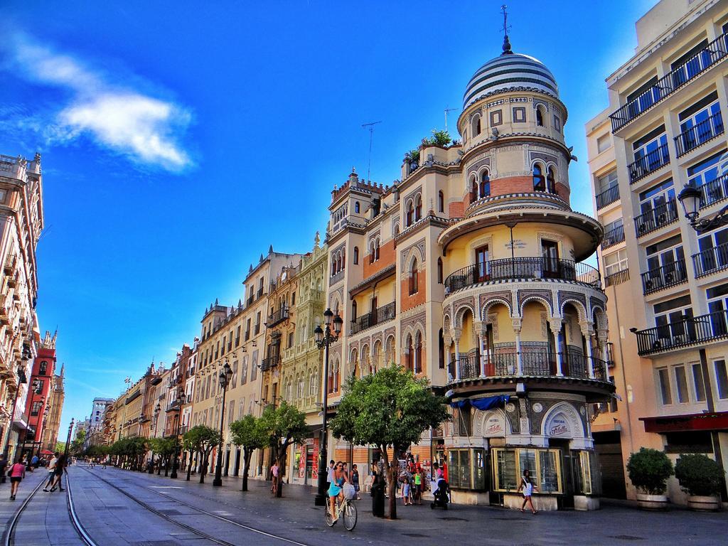 Apartamento Hostly Sierpes 3 Renewed Families-Fibre-Parking Optional Sevilla Exterior foto